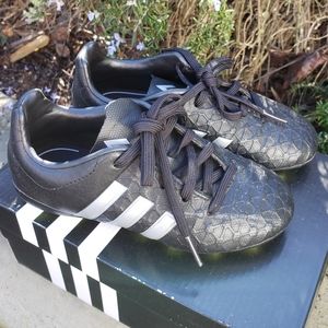 Adidas Ace 15.4 FXG Junior Soccer Cleat